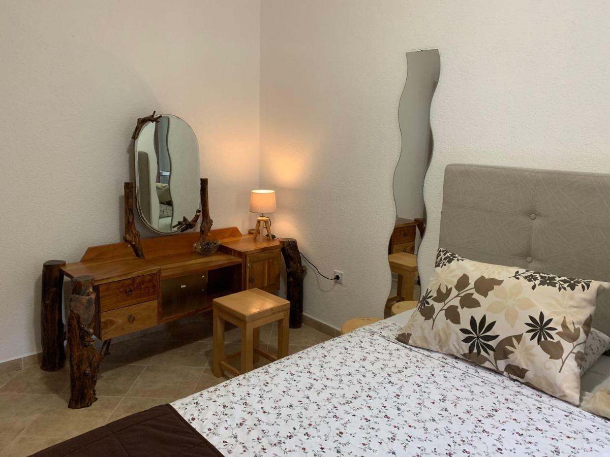 Apartmani Krgusic Tivat Exterior foto